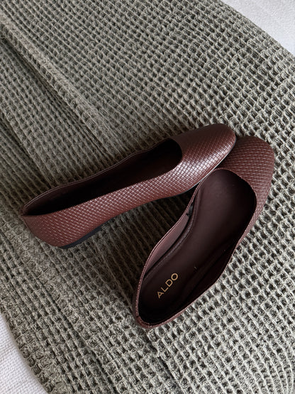 Brown Woven Look Flat (9)