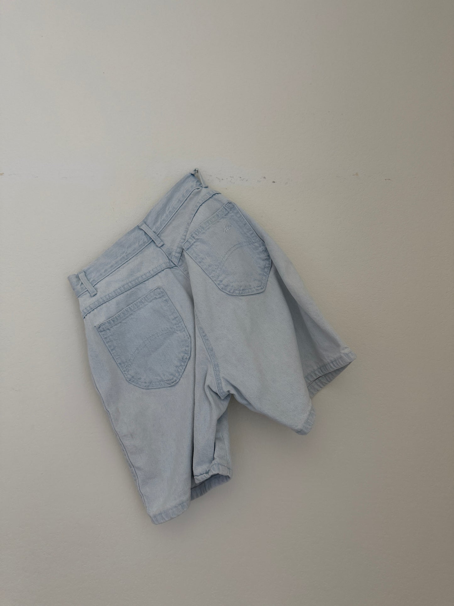 VTG Chic Denim Shorts (25"W)