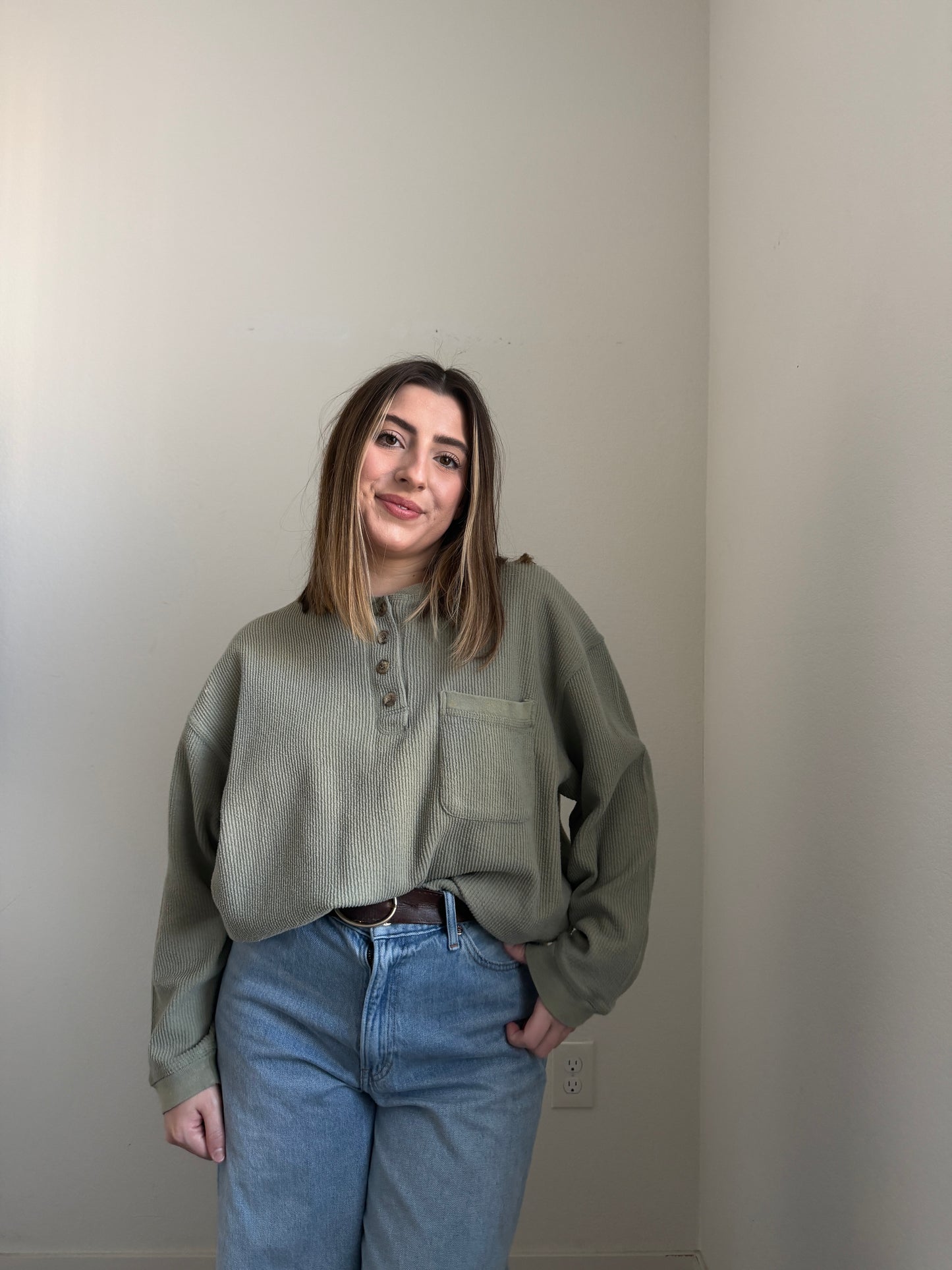 Gabby Green Henley (L)