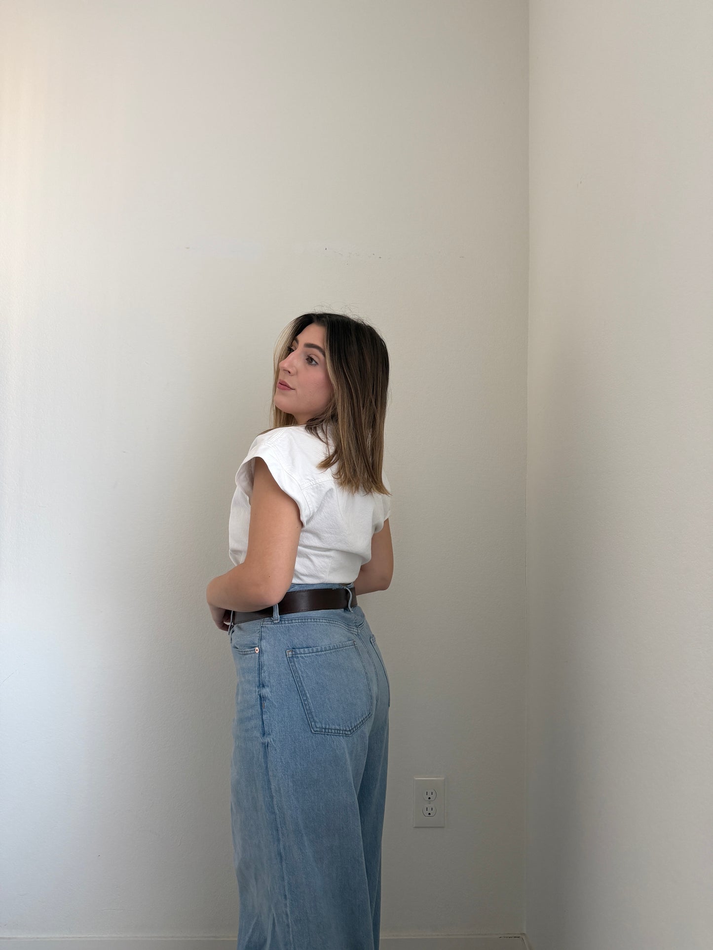 White Denim Cap Sleeve Crop Top (4)