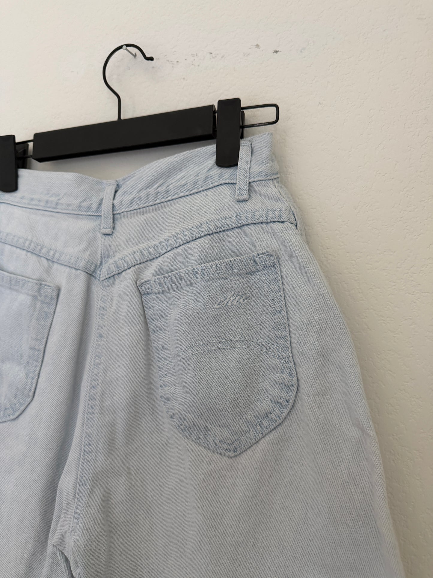 VTG Chic Denim Shorts (25"W)