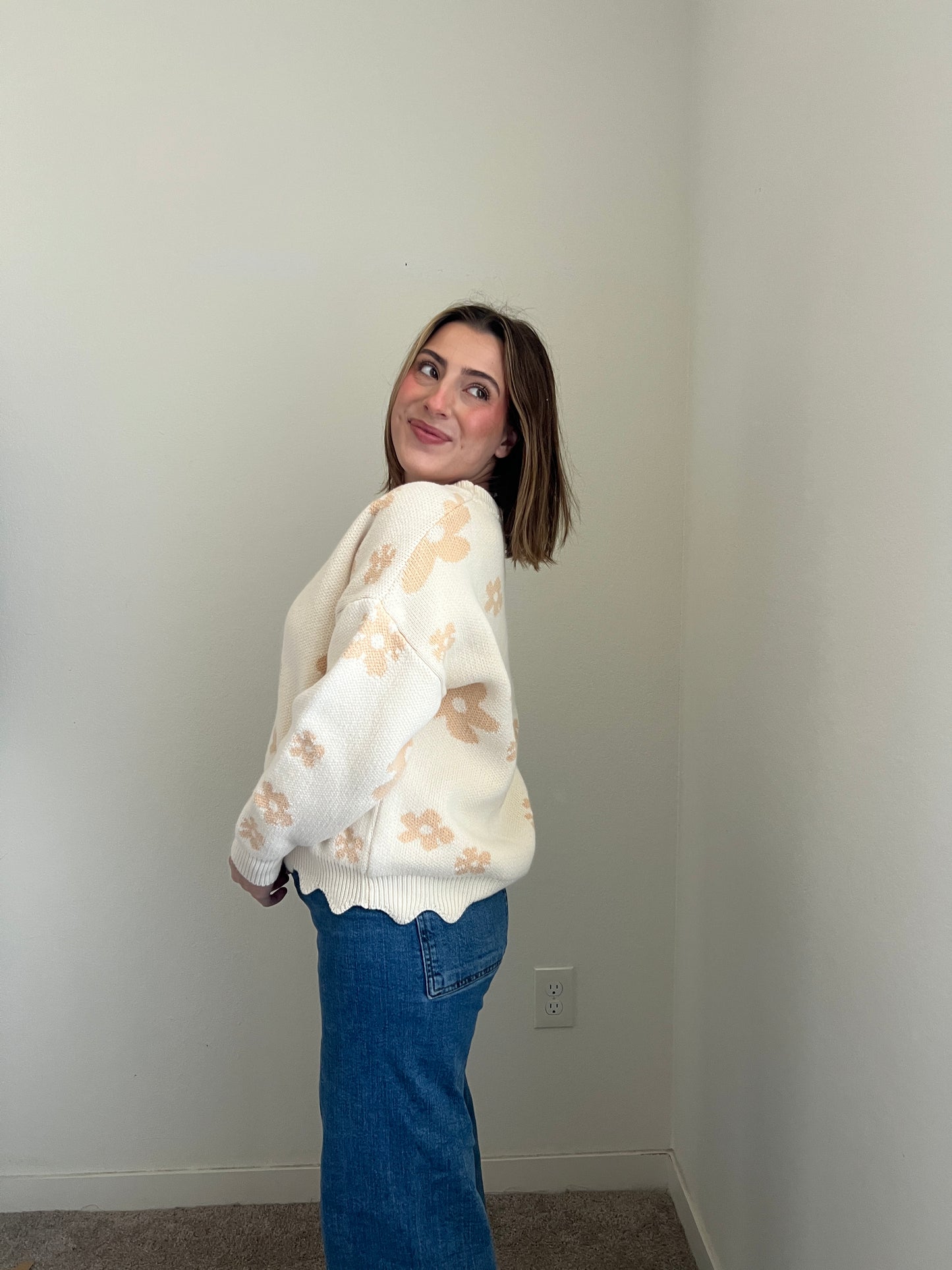Floral Scalloped Sweater (M)
