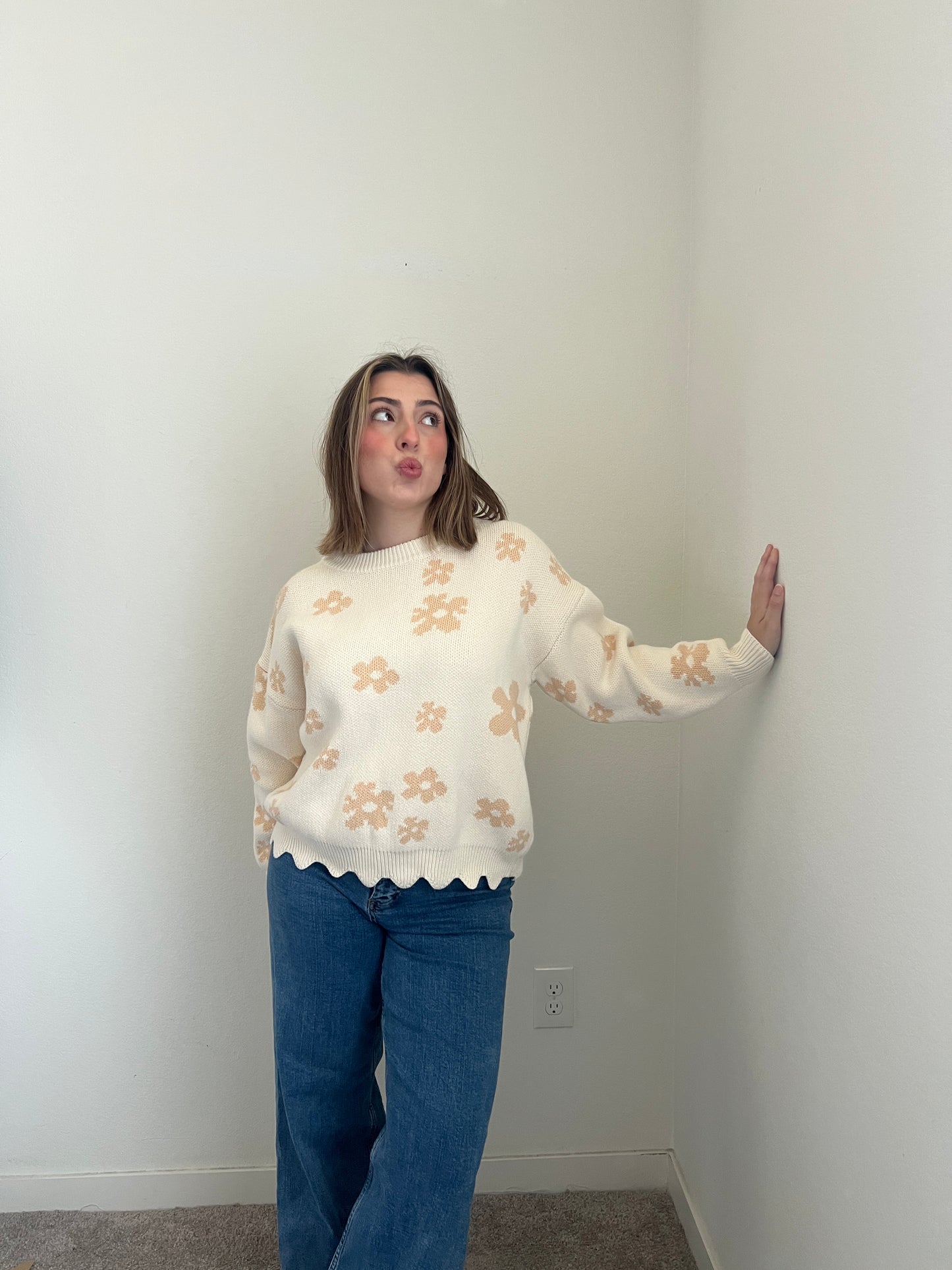Floral Scalloped Sweater (M)