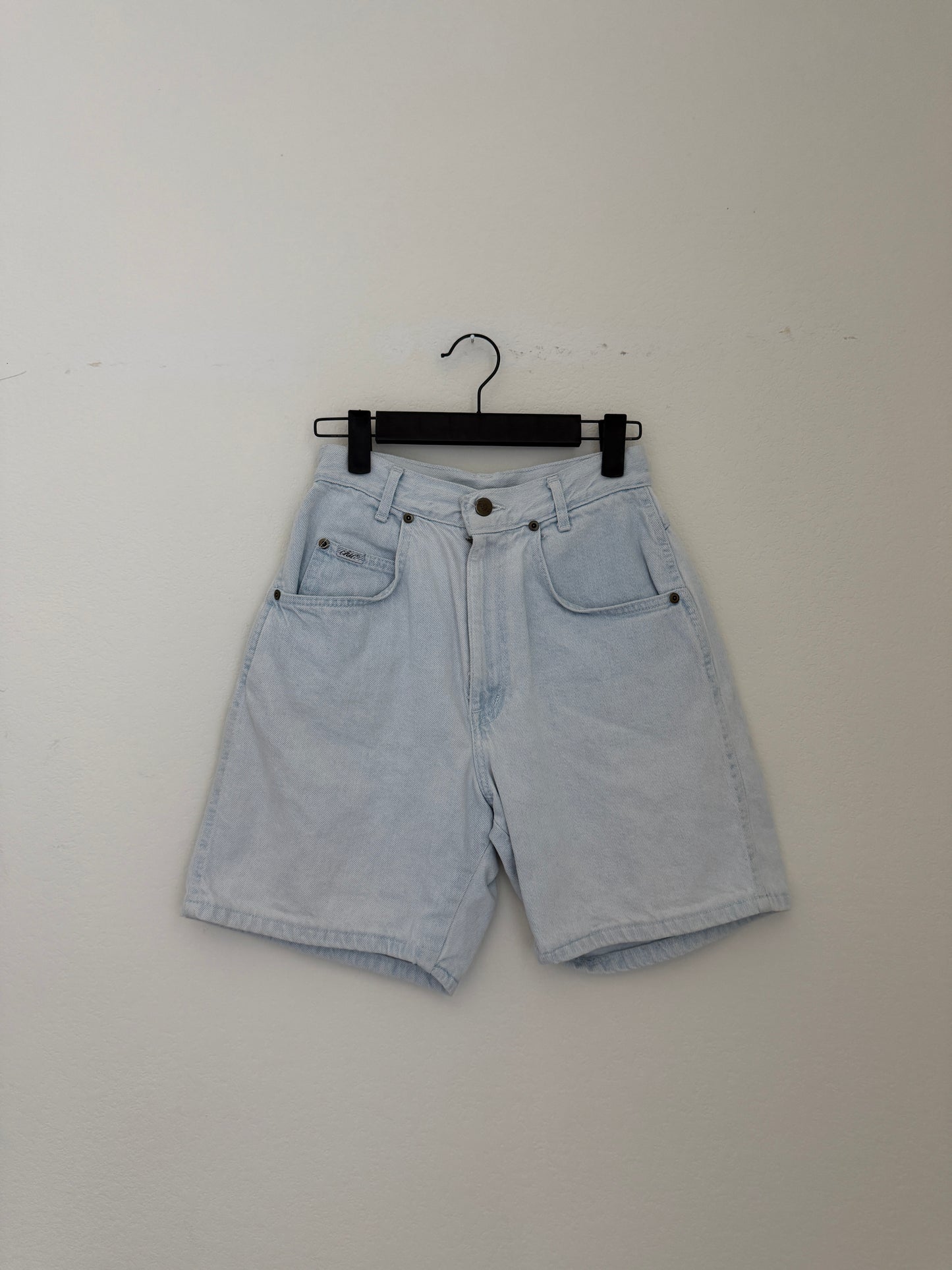 VTG Chic Denim Shorts (25"W)