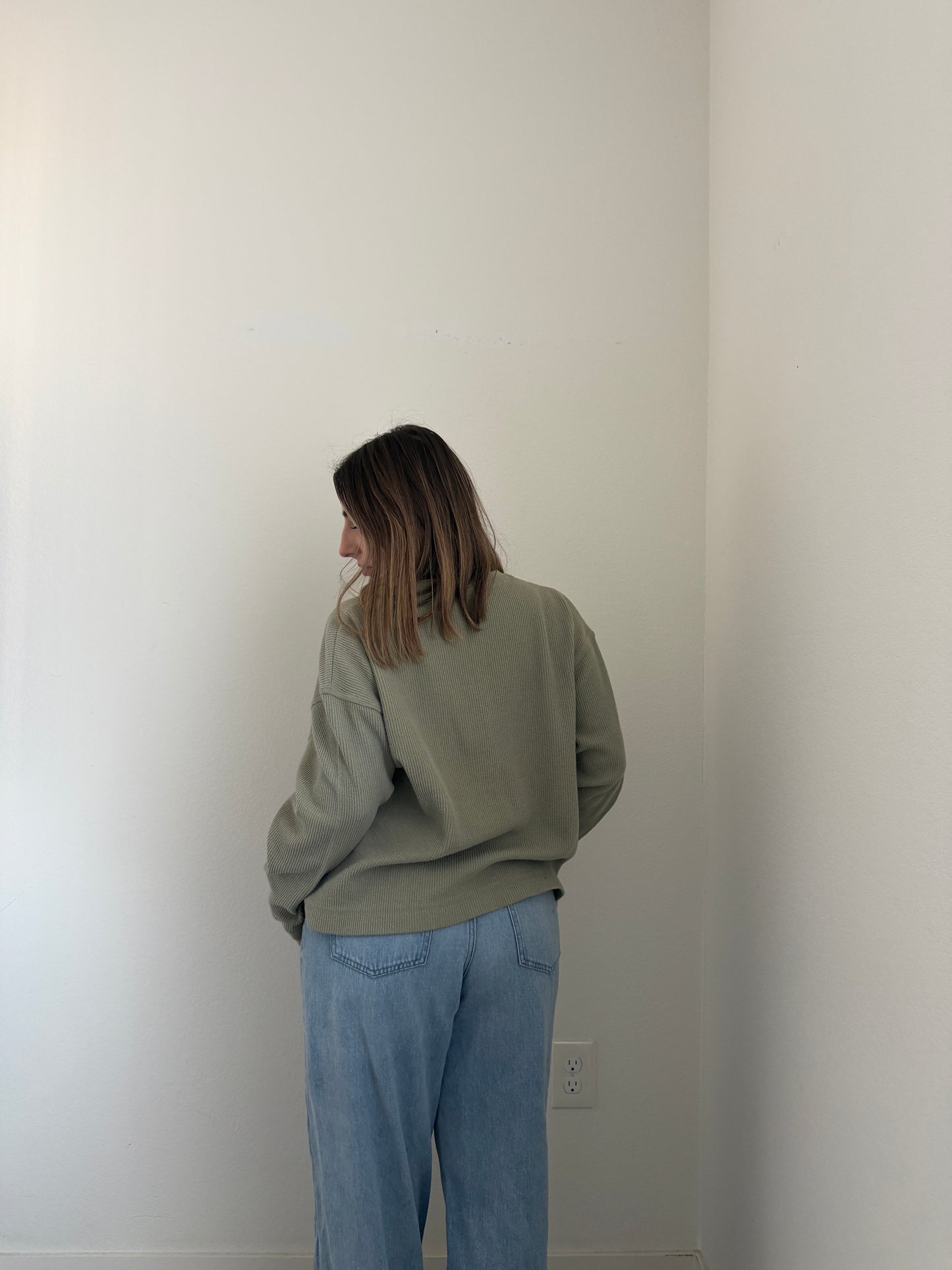 Gabby Green Henley (L)