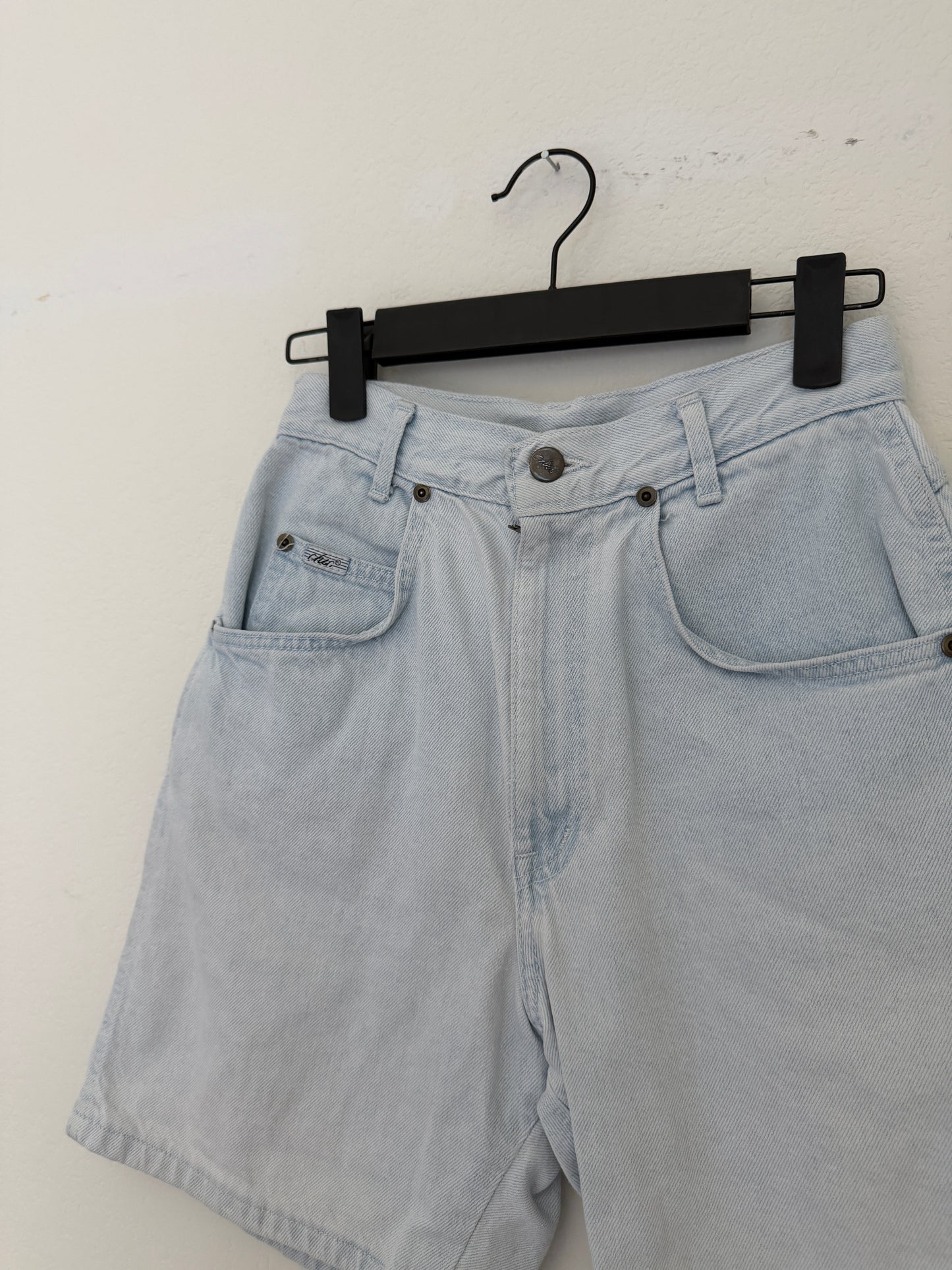 VTG Chic Denim Shorts (25"W)