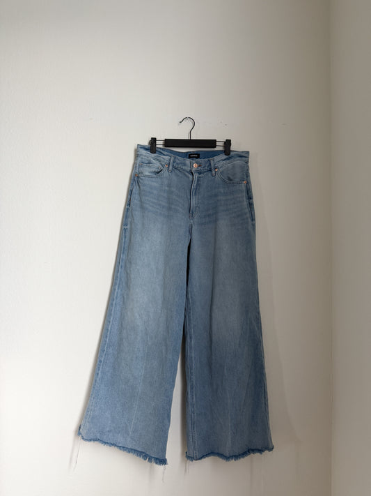 Express Relaxed Wide Leg Jeans (32"W)