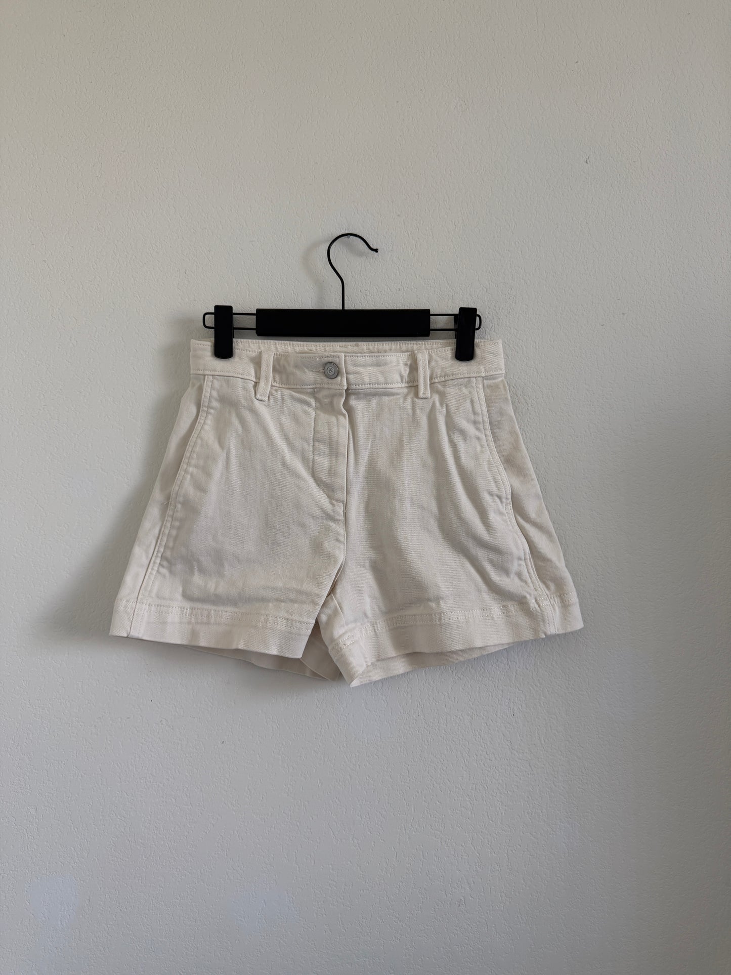 Banana Republic White Shorts (26"W)