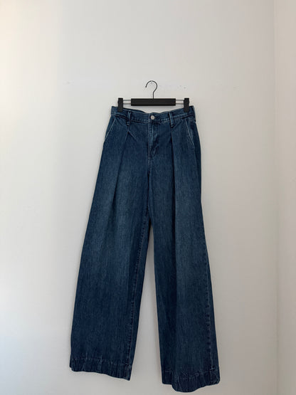 Banana Republic Relaxed Wide Leg Jeans | 28"W