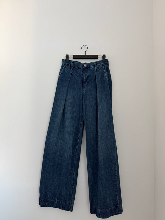 Banana Republic Relaxed Wide Leg Jeans | 28"W