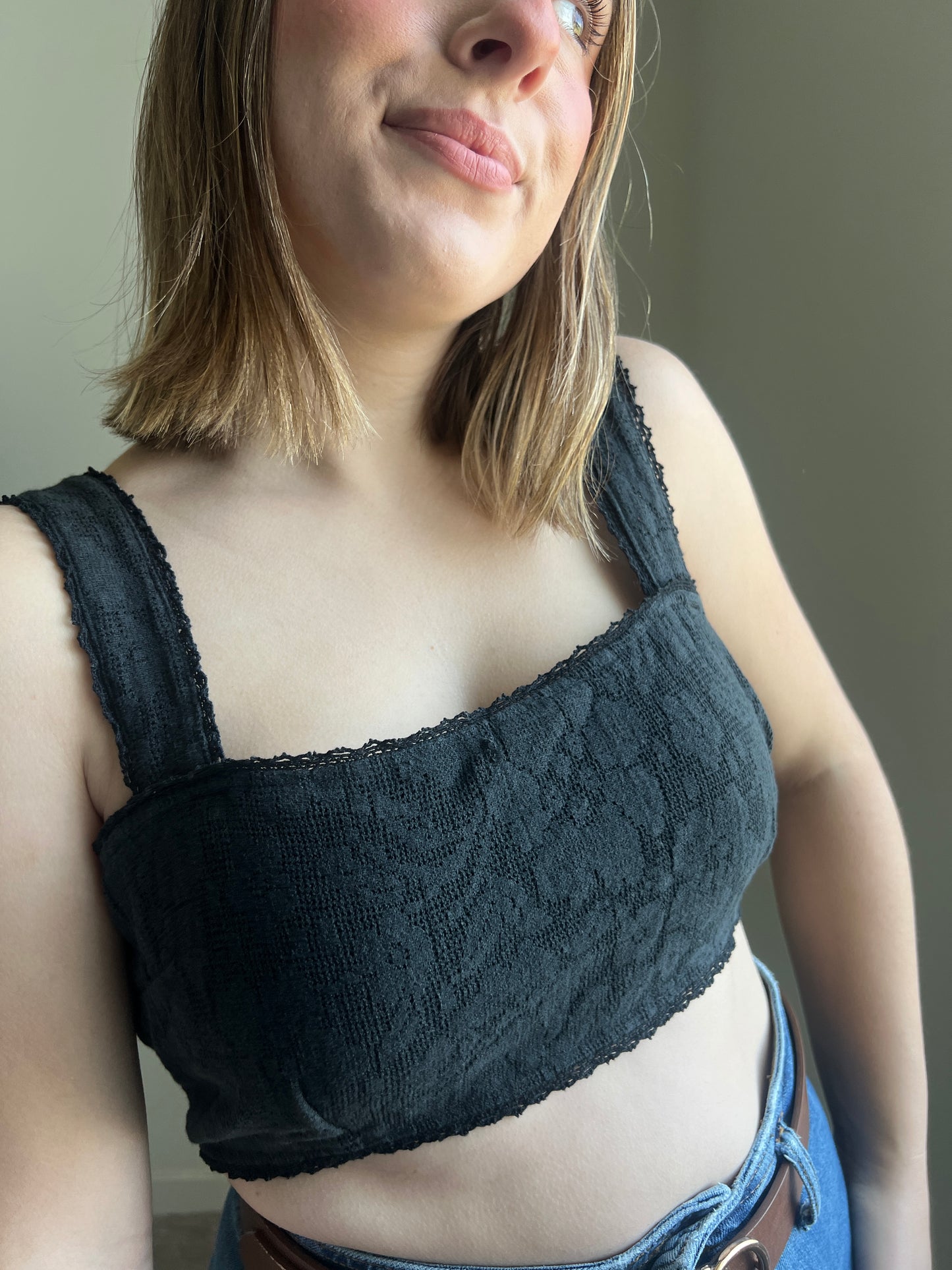 Black Lacy Cropped Tank (L)