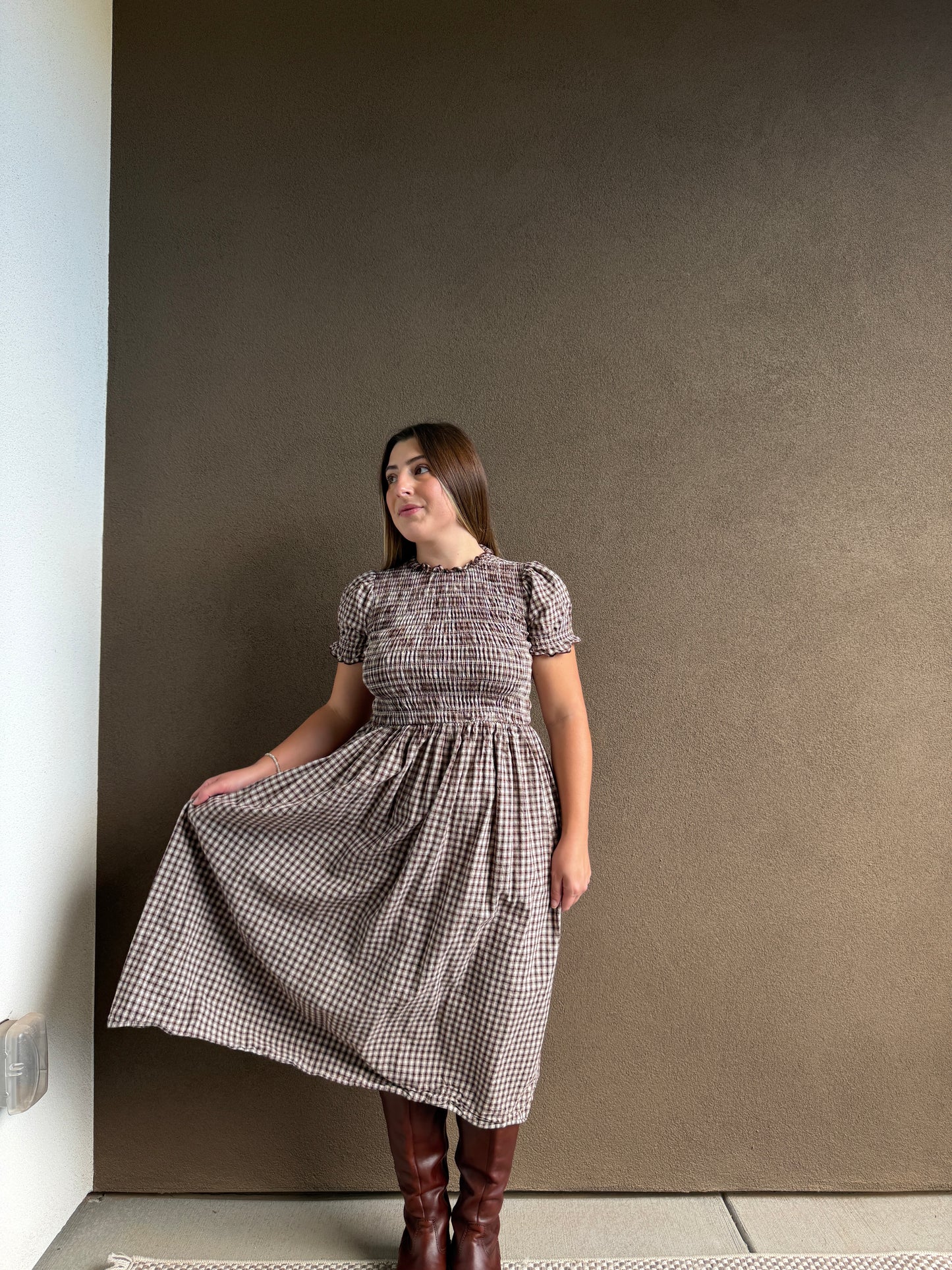 Coffee Plaid Shirred Puffed Sleeve Midi Dress (XS)