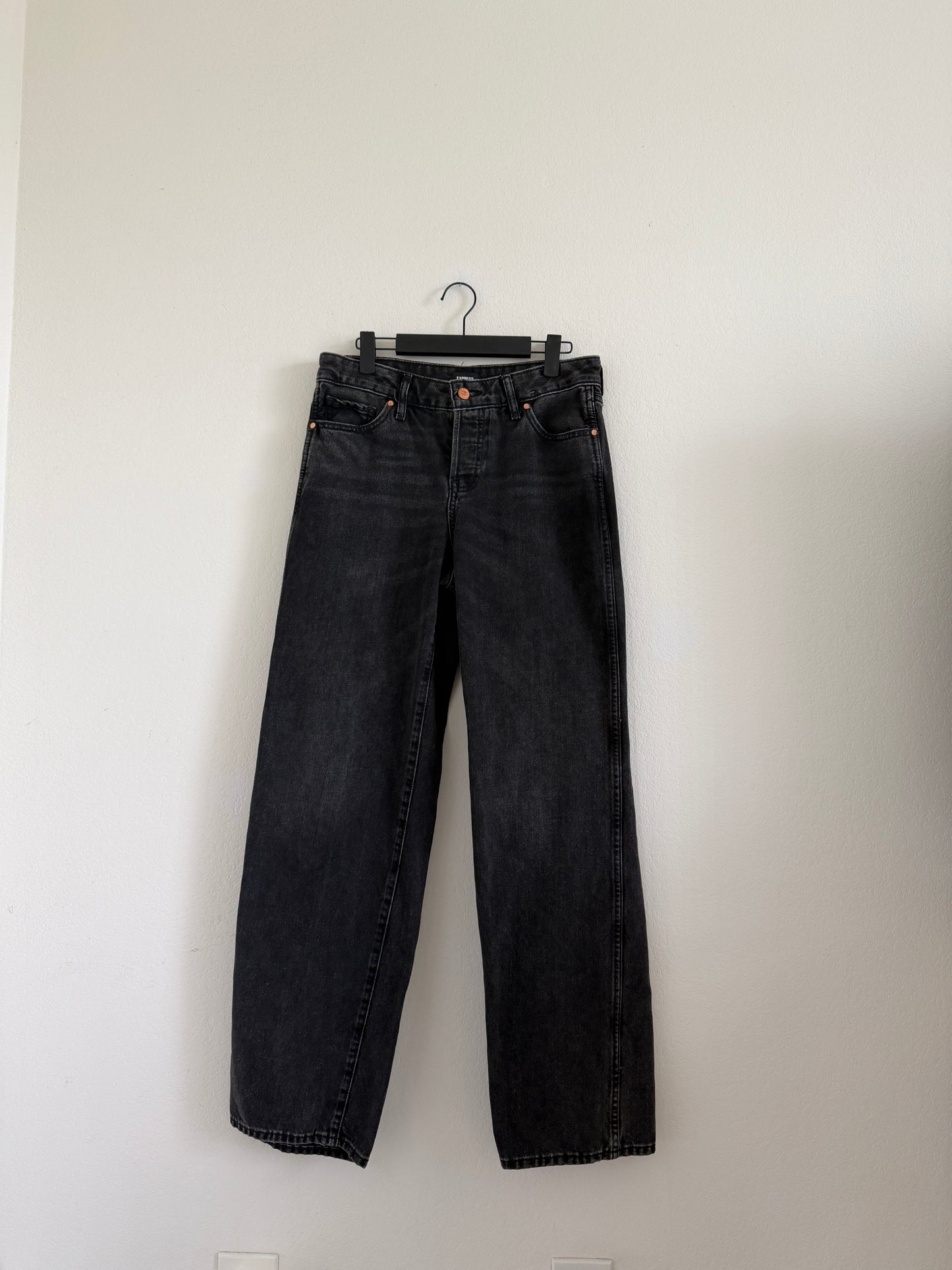 Express Relaxed Straight Low Rise (30"W)