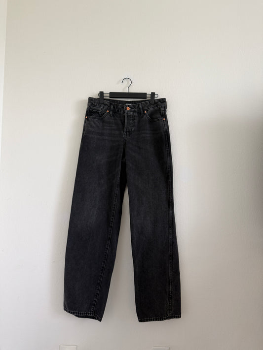 Express Relaxed Straight Low Rise (30"W)