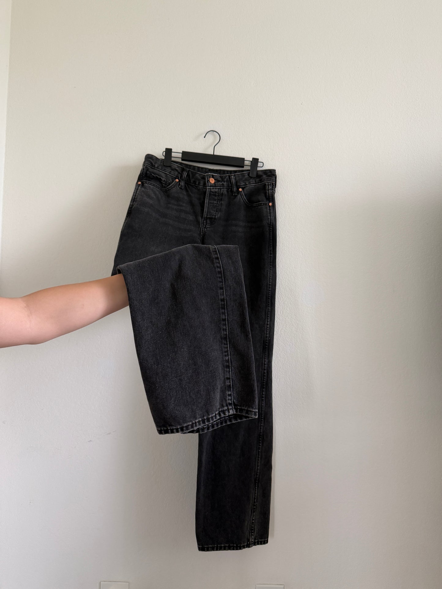 Express Relaxed Straight Low Rise (30"W)
