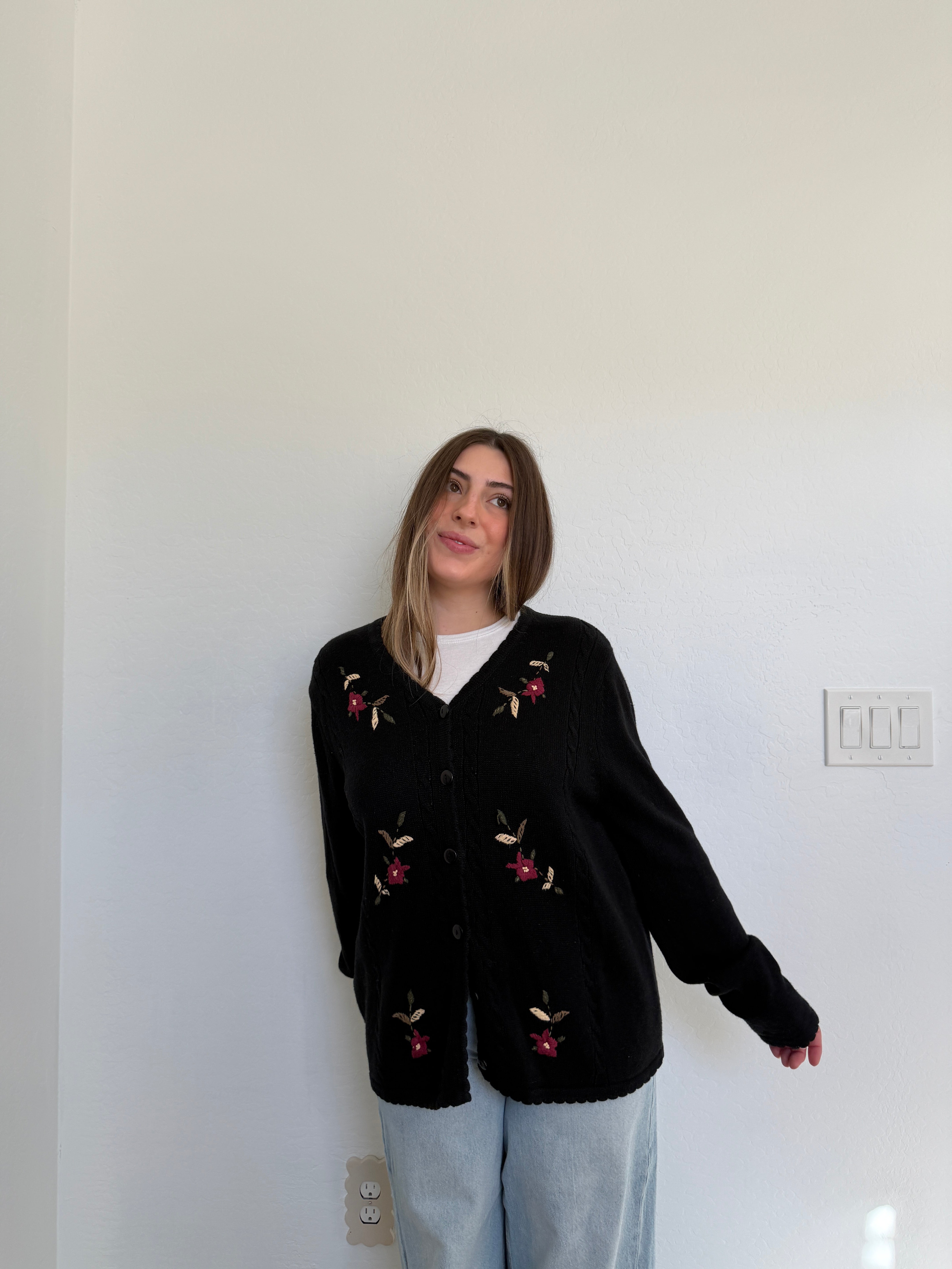 Embroidered Flower Cardigan (MP)