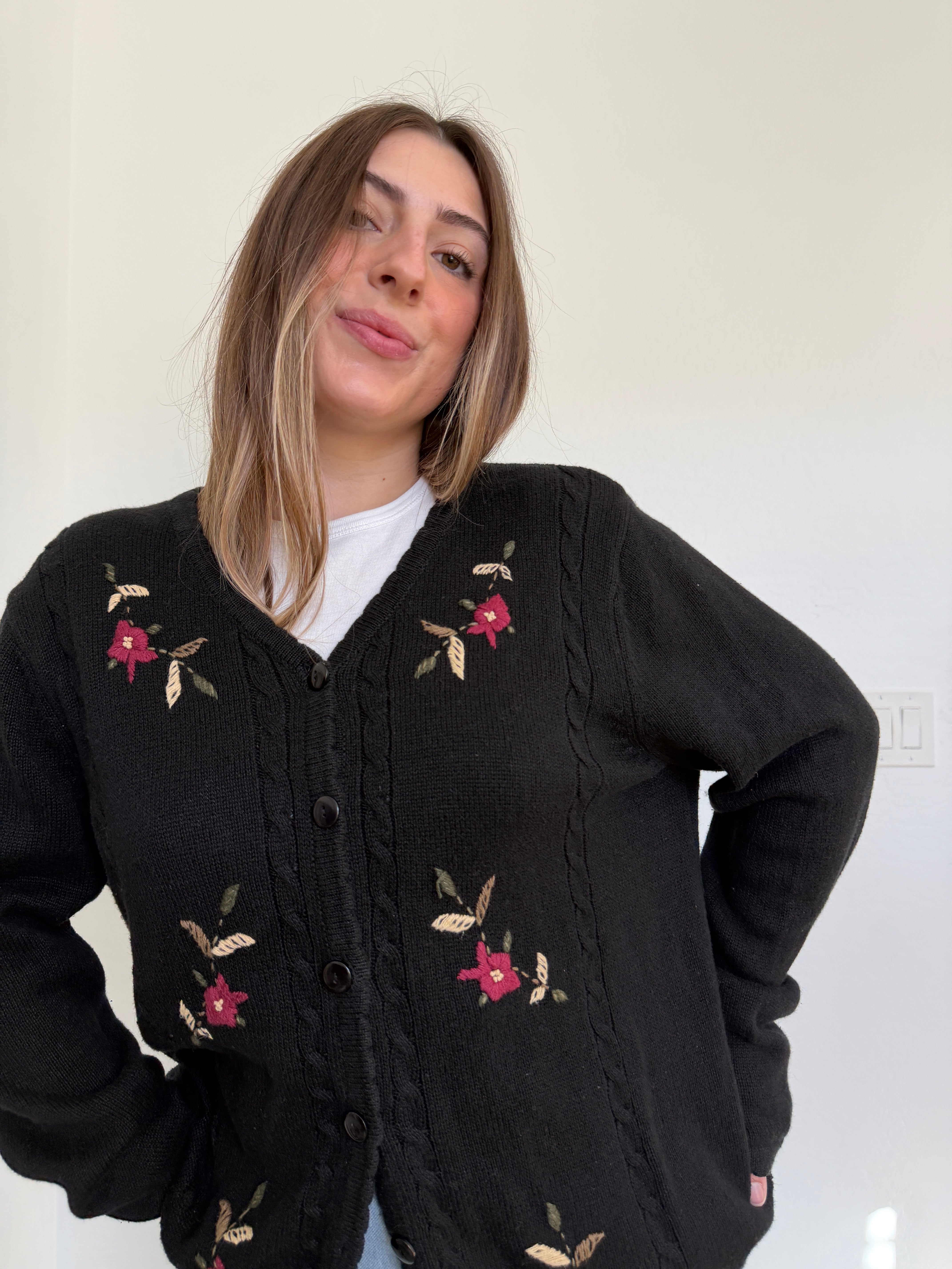 Embroidered Flower Cardigan (MP)