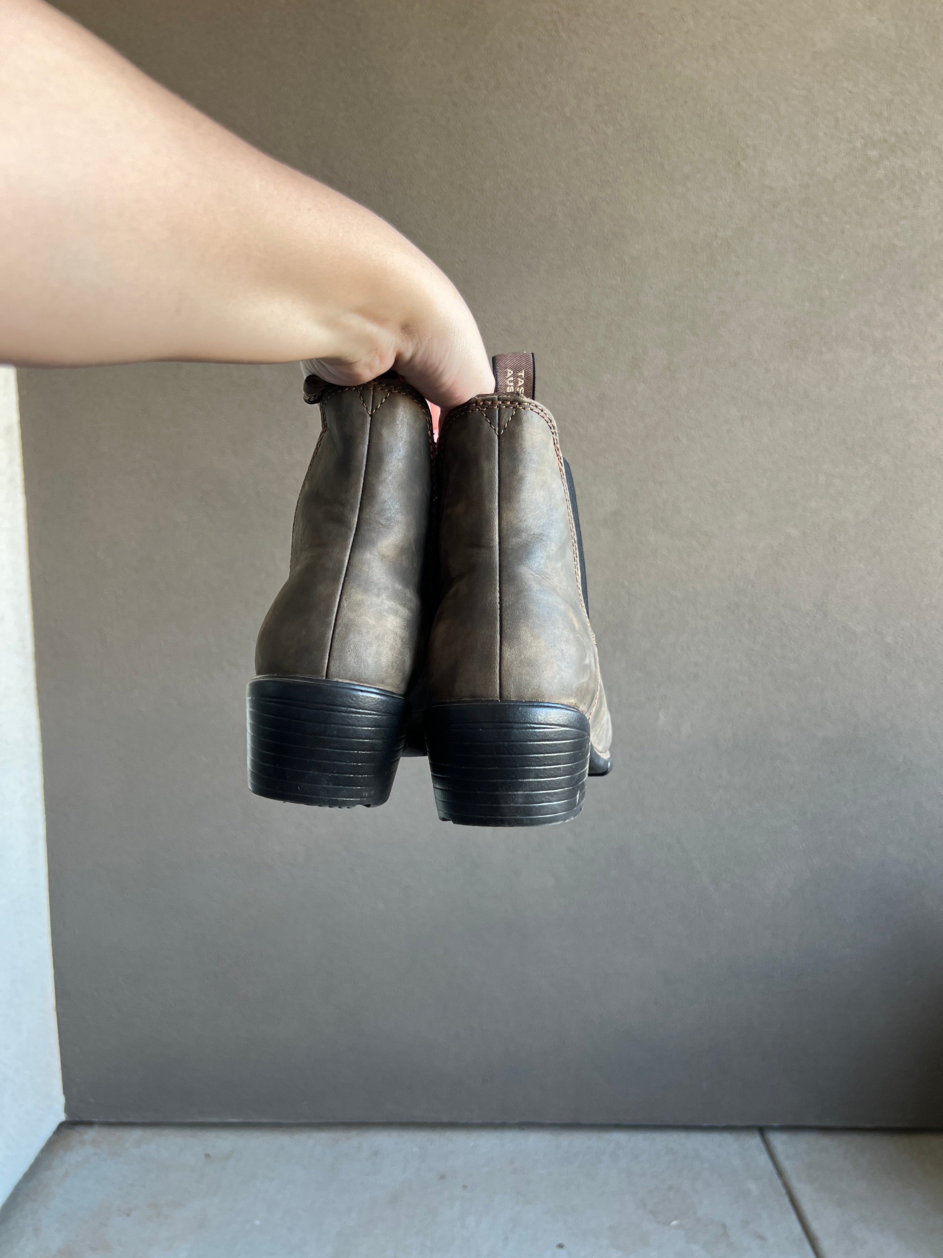 Pull On Blundstones (9.5)