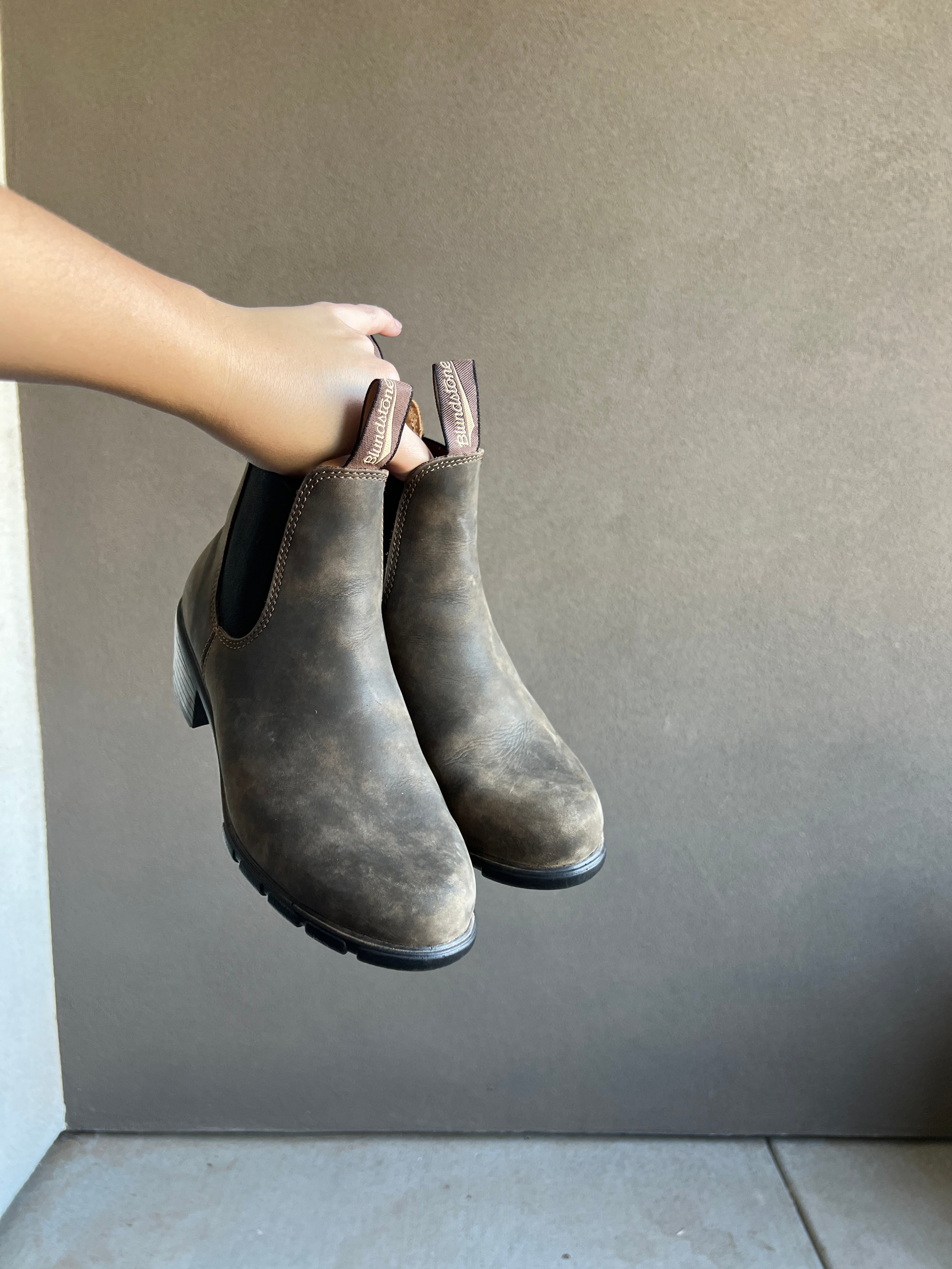 Pull On Blundstones (9.5)