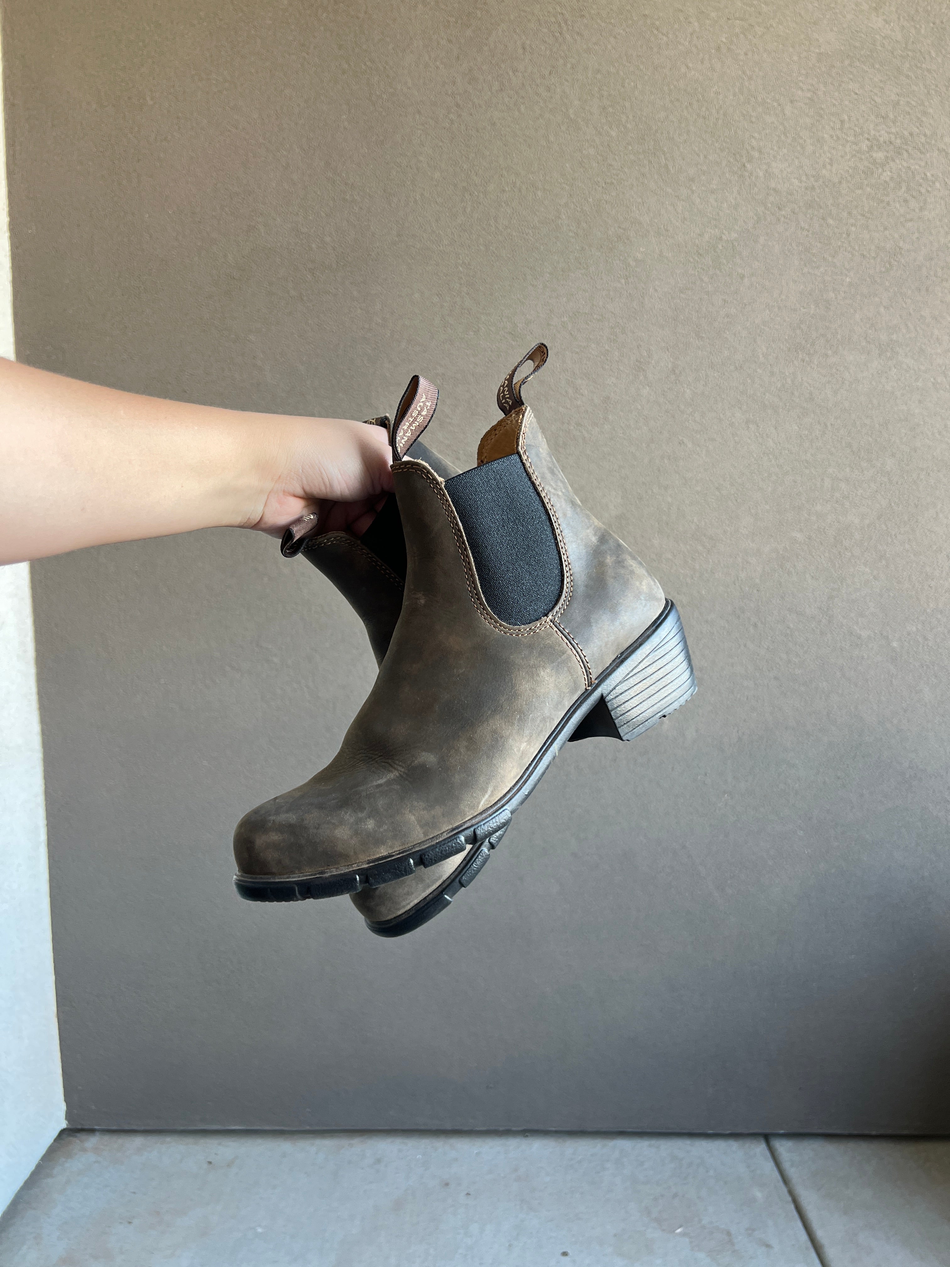 Pull On Blundstones (9.5)